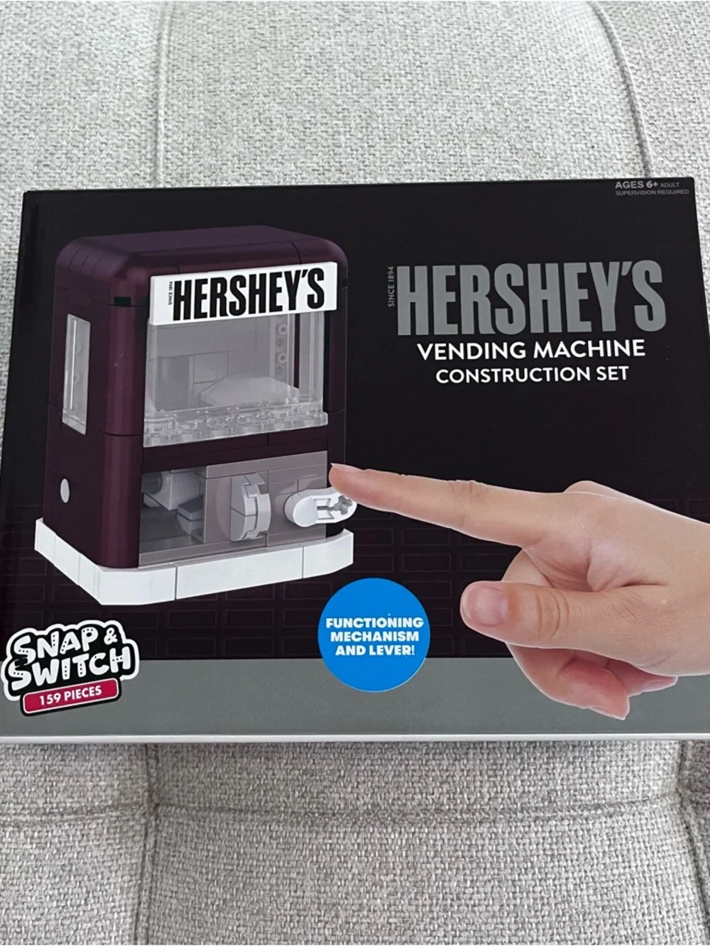 NIB HERSHEY'S construction set - Picture 2 of 3